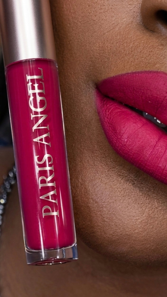 𝐅𝐨𝐫𝐞𝐯𝐞𝐫 𝐑𝐚𝐝𝐢𝐚𝐧𝐭
Luxury Matte Lipstick